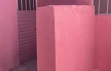 Imagem: A casa possui 1 Dormitório e 1 Banheiro e está localizado