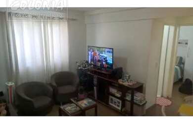 Imagem: O apartamento possui 2 Dormitórios, 1 Banheiro, 1 Vaga na garagem