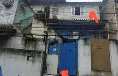 Imagem: A casa possui 1 Dormitório, 1 Banheiro, 1 Vaga na garagem e