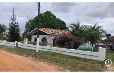 Imagem: A casa possui 3 Dormitórios, 3 Banheiros, 5 Vagas na garagem