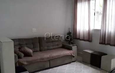 Imagem: A casa possui 5 Dormitórios, 3 Banheiros, 2 Vagas na garagem