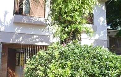 Imagem: A casa possui 5 Dormitórios, 4 Banheiros, 3 Vagas na garagem