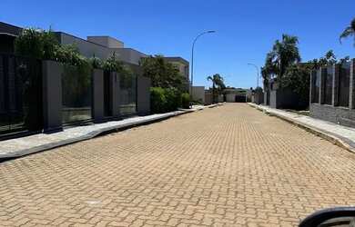 Imagem: O terreno possui 400m² de Área e está localizado em Ponte