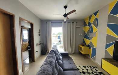 Imagem: A casa possui 2 Dormitórios, 1 Banheiro, 2 Vagas na garagem