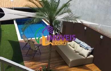 Imagem: A casa possui 4 Dormitórios, 3 Banheiros, 2 Vagas na garagem