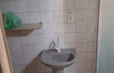 Imagem: A casa à venda possui 3 Dormitórios, 1 Banheiro, 1 Vaga na