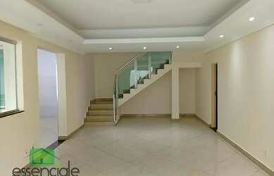 Imagem: A casa possui 3 Dormitórios, 3 Banheiros, 3 Vagas na garagem