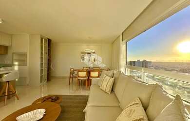 Imagem 2: Apartamento de 3 dormitórios, mobiliado e decorado, com 2 boxes/vagas...