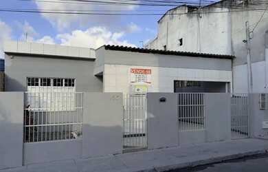 Imagem: O depósito possui 221m² de Área e está localizado em Cia