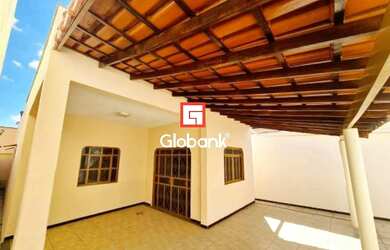 Imagem 8: Casa em Montes Claros, no bairro Santa Rita I, à venda