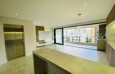 Imagem: O apartamento possui 3 Dormitórios, 5 Banheiros, 3 Vagas na