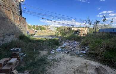 Imagem: O terreno possui 300m² de Área e está localizado em Cruzeiro