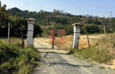 Imagem: A fazenda possui 45.000m² de Área e está localizado em São