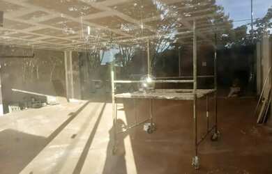 Imagem: O depósito possui 5 Vagas na garagem, 267m² de Área e está