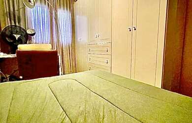 Imagem: A casa possui 3 Dormitórios, Acomodam 6 pessoas, 1 Vaga na