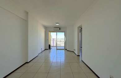 Imagem: O apartamento possui 2 Dormitórios, 2 Banheiros, 2 Vagas na