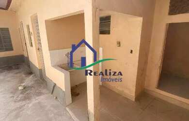 Imagem: A casa possui 2 Dormitórios, 1 Banheiro, 60m² de Área, Varanda