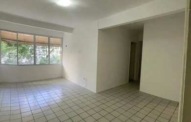 Imagem: O apartamento possui 3 Dormitórios, 1 Banheiro, 1 Vaga na garagem