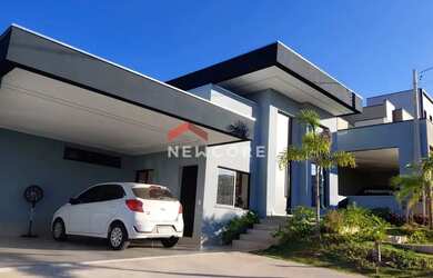 Imagem: A casa em condomínio possui 3 Dormitórios, 2 Banheiros, 4