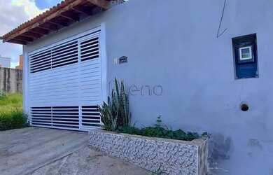 Imagem: A casa possui 2 Dormitórios, 2 Banheiros, 2 Vagas na garagem