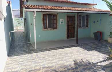 Imagem: A casa possui 2 Dormitórios, 2 Banheiros, 2 Vagas na garagem