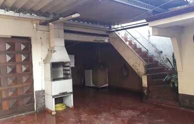 Imagem: A casa possui 2 Dormitórios, 2 Banheiros, 3 Vagas na garagem