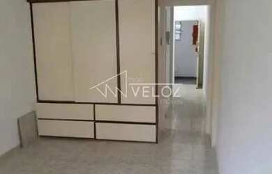 Imagem: A kitnet possui 1 Banheiro, 27m² de Área e está localizado