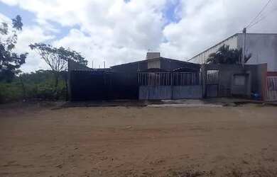 Imagem: A casa possui 2 Dormitórios, 1 Banheiro e 102m² de Área e