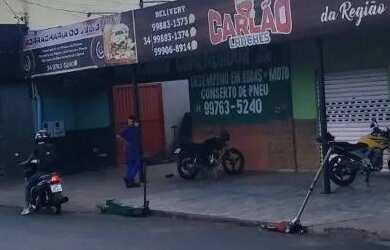 Imagem: O depósito possui 2 Vagas na garagem, 500m² de Área e está