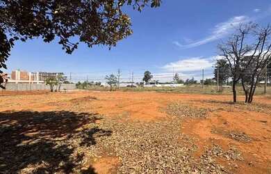 Imagem 4: VENDO TERRENO LOTE COM 774,73 FRENTE PISTA E EM FRENTE AO MANGUERAL RESIDENCIAL...