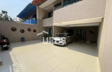 Imagem: A casa possui 4 Dormitórios, 5 Banheiros, 5 Vagas na garagem