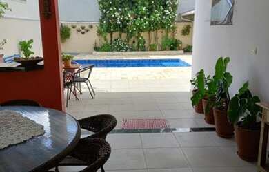 Imagem: A casa em condomínio possui 2 Dormitórios, 3 Banheiros, 2