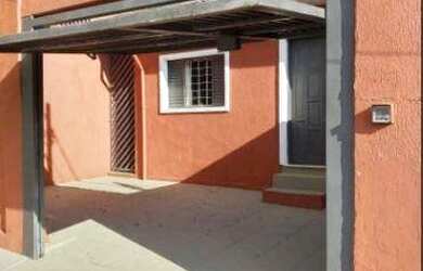 Imagem: A casa em condomínio possui 2 Dormitórios, 2 Banheiros, 1