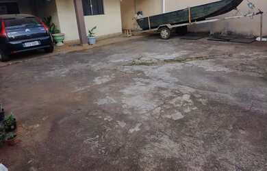 Imagem: A casa possui 3 Dormitórios, 2 Banheiros, 140m² de Área e