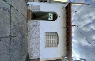 Imagem: A casa possui 2 Dormitórios, 1 Banheiro, 80m² de Área e