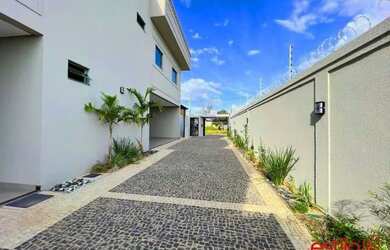 Imagem: A casa em condomínio possui 3 Dormitórios, 2 Banheiros, 2