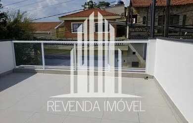 Imagem: A casa possui 3 Dormitórios, 4 Banheiros, 2 Vagas na garagem