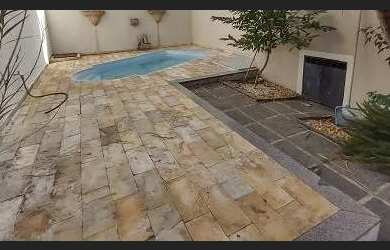 Imagem: A casa em condomínio possui 4 Dormitórios, 4 Banheiros, 4