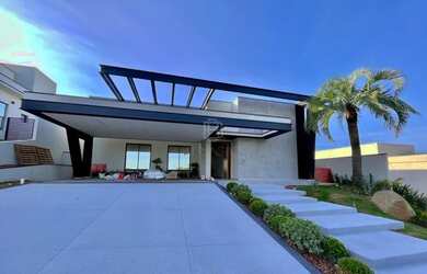 Imagem: A casa em condomínio possui 4 Dormitórios, 5 Banheiros, 5