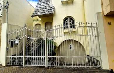 Imagem 1: Lindo sobrado a venda ou locação 400 metros quadrados, 3 dorms, 4 VGS...