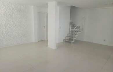 Imagem: A casa em condomínio possui 3 Dormitórios, 4 Banheiros, 2