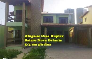 Imagem: A casa possui 5 Dormitórios, 4 Banheiros, 5 Vagas na garagem