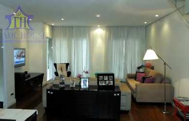 Imagem: A casa possui 4 Dormitórios, 4 Banheiros, 4 Vagas na garagem