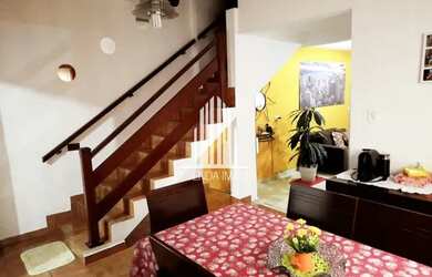 Imagem: A casa possui 4 Dormitórios, 4 Banheiros, 2 Vagas na garagem