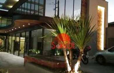 Imagem: O depósito possui 4 Vagas na garagem, 180m² de Área e está