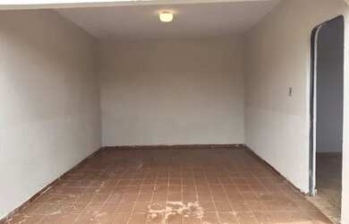 Imagem: A casa possui 2 Dormitórios, 2 Banheiros, 5 Vagas na garagem