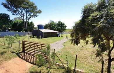 Imagem: A chácara possui 40.000m² de Área e está localizado em