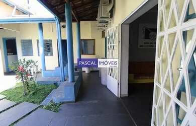 Imagem: A casa possui 3 Dormitórios, 4 Banheiros, 3 Vagas na garagem