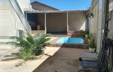 Imagem: A casa em condomínio possui 3 Dormitórios, 1 Banheiro, 2 Vagas