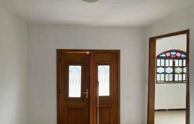 Imagem: A casa possui 2 Dormitórios, 1 Banheiro, 1 Vaga na garagem